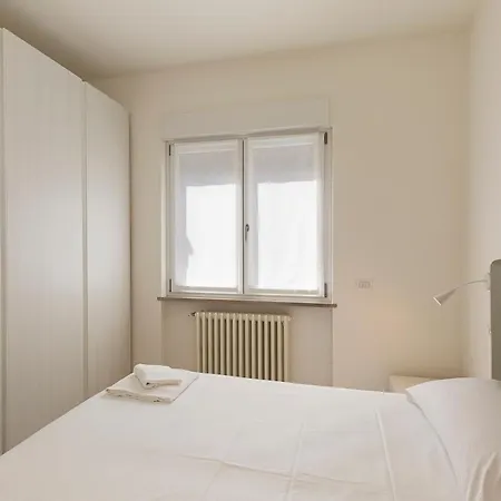 Max 14 Apartment Stresa