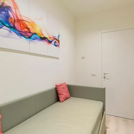 Max 14 Apartment