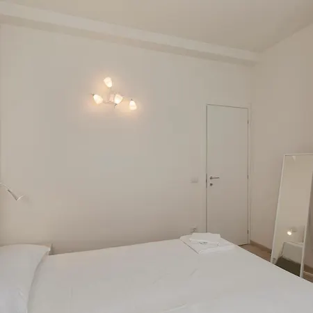 Max 14 Apartment Stresa